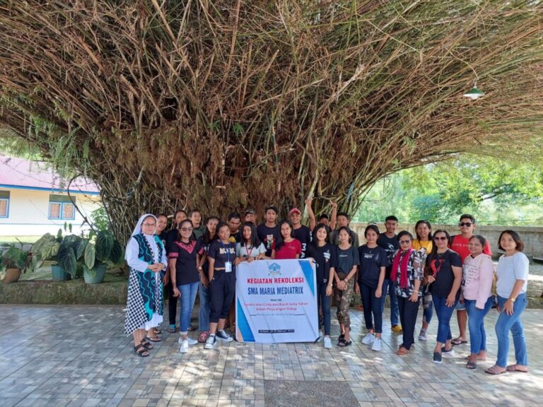 KEGIATAN ROHANI SMA MARIA MEDIATRIX AMBON